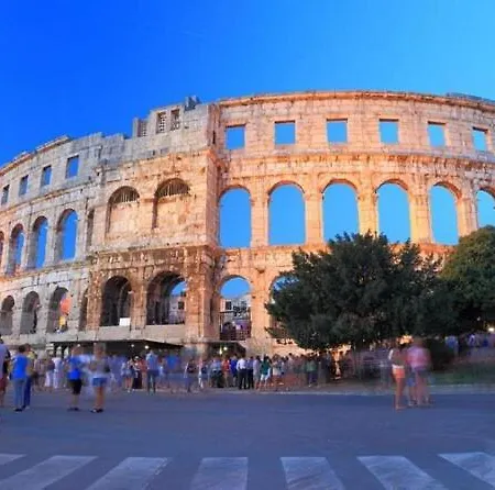 Large Specious * Pula