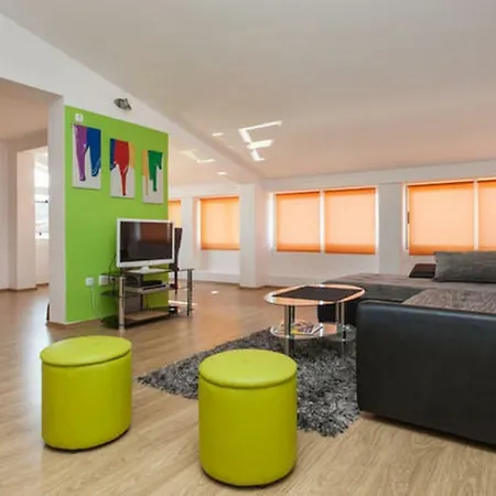 Large Specious Apartamento Pula